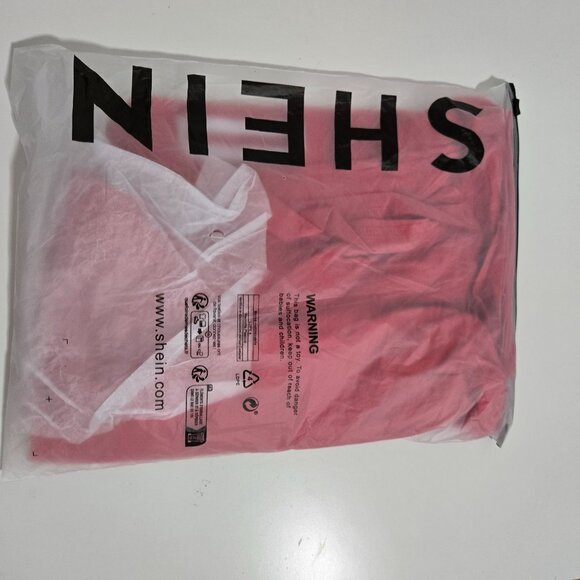 Shein 'Limited Edition' Tee in Red - Size 3X - Picture 5 of 6